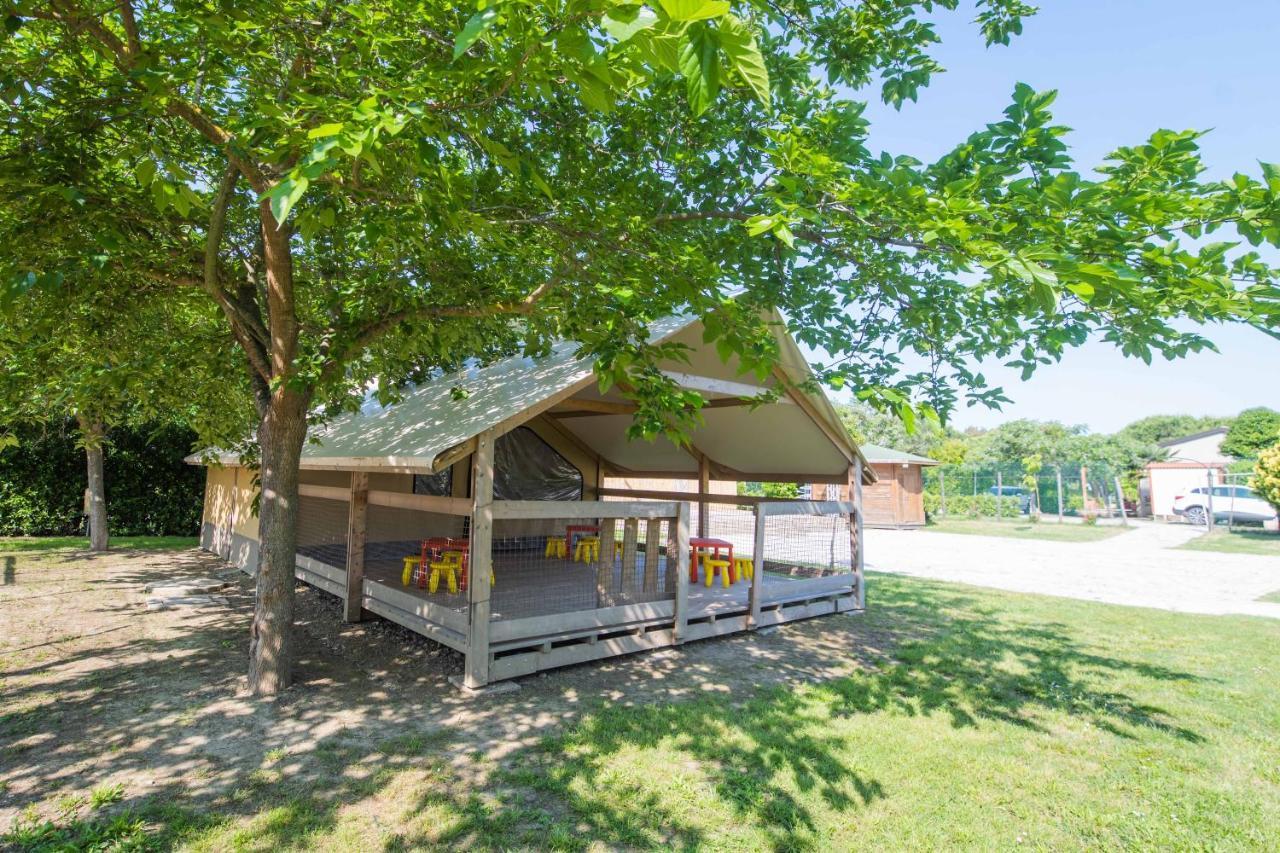 Camping Le Palme Марина-ди-Биббона Экстерьер фото
