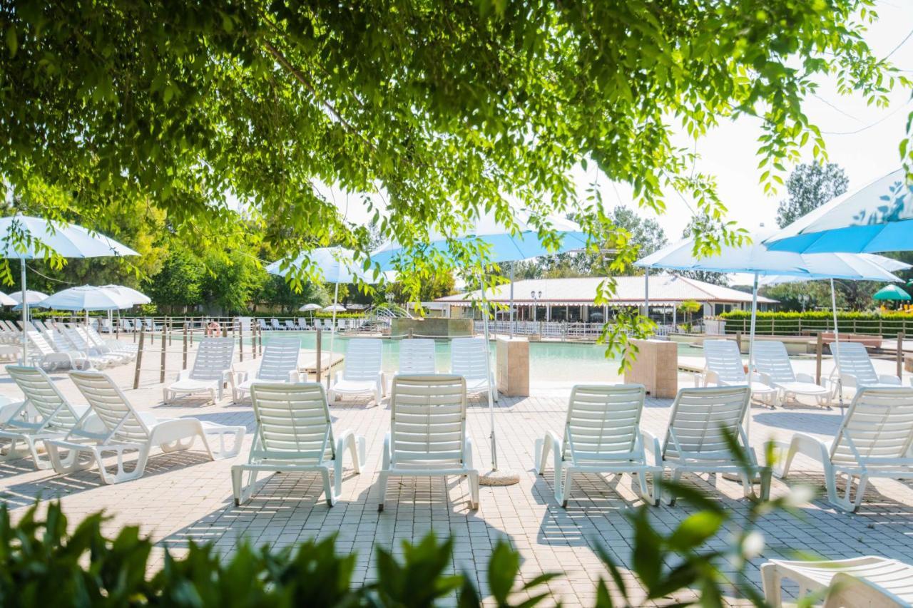 Camping Le Palme Марина-ди-Биббона Экстерьер фото